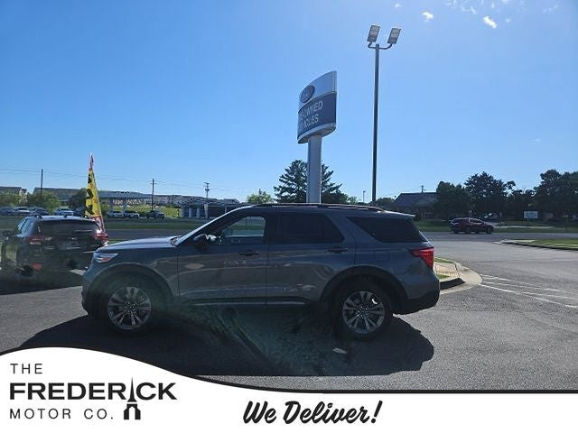 2024 Ford Explorer XLT 4WD's photo