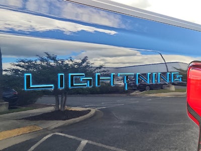 2022 Ford F-150 Lightning Lariat