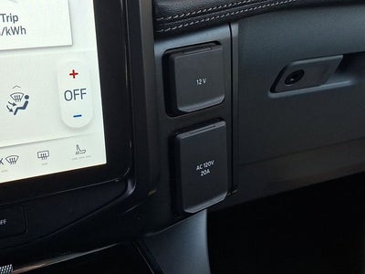 2025 Ford F-150 Lightning Flash