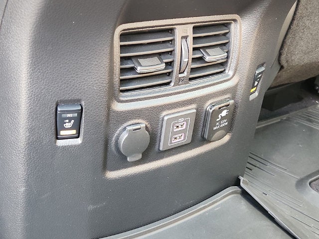 2023 Nissan Titan Platinum Reserve