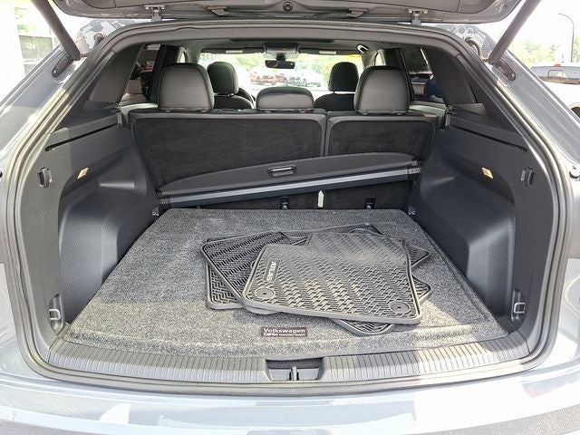 2022 Volkswagen Atlas Cross Sport 2.0T SEL R-Line