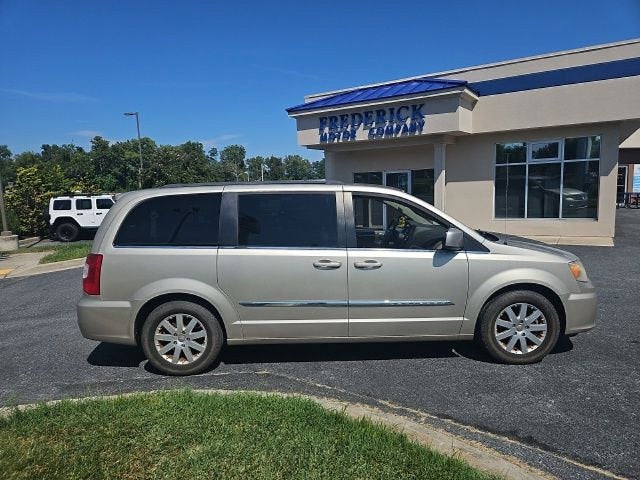 2013 Chrysler Town & Country Touring