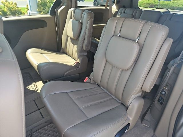 2013 Chrysler Town & Country Touring