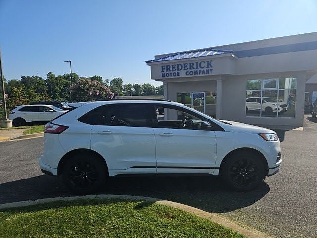 2022 Ford Edge SE