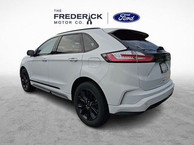 2022 Ford Edge SE