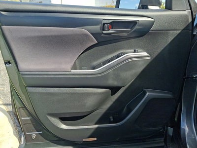 2022 Toyota Highlander L