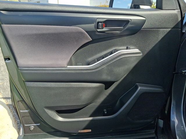 2022 Toyota Highlander L