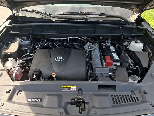 2022 Toyota Highlander L