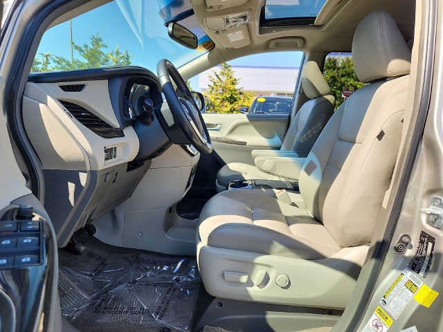 2016 Toyota Sienna XLE 7 Passenger