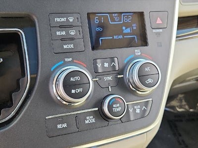 2016 Toyota Sienna XLE 7 Passenger