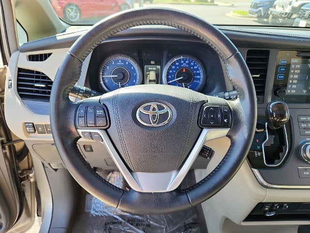 2016 Toyota Sienna XLE 7 Passenger