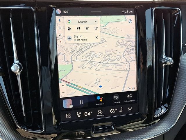 2022 Volvo XC60 B6 R-Design