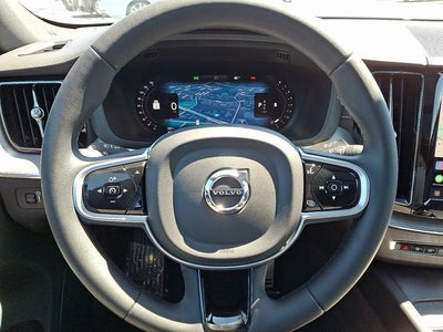 2022 Volvo XC60 B6 R-Design
