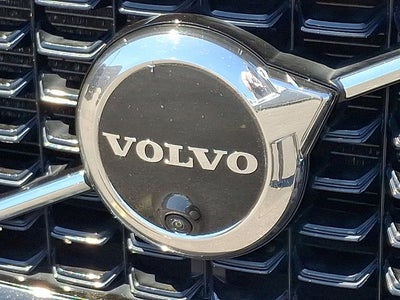 2022 Volvo XC60 B6 R-Design
