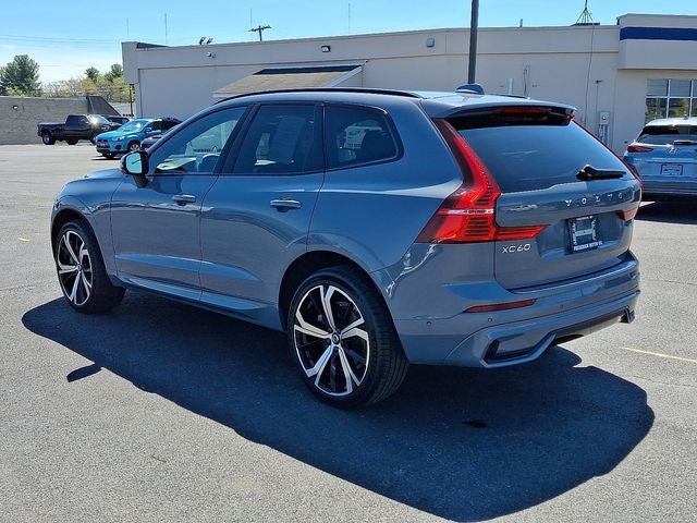 2022 Volvo XC60 B6 R-Design